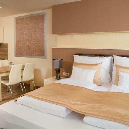 Foter Rezidencia 2 Aparthotel Győr Buitenkant foto